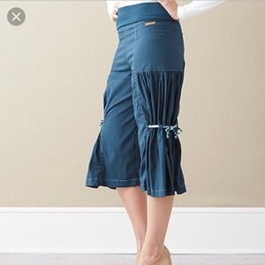 Matilda Jane women’s Capri pants. Size medium.